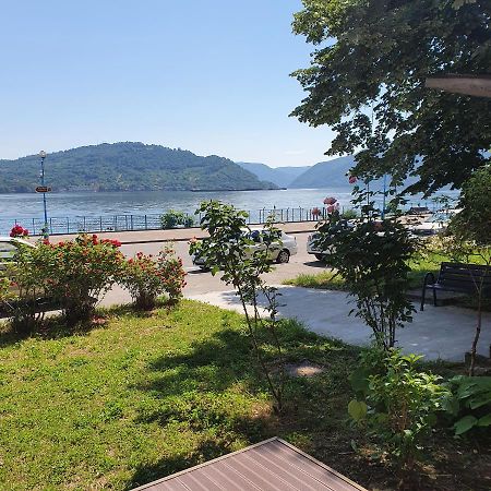 Apartamento Sendy Orşova Exterior foto