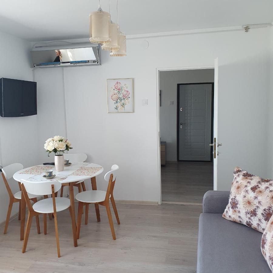 Apartamento Sendy Orşova Exterior foto